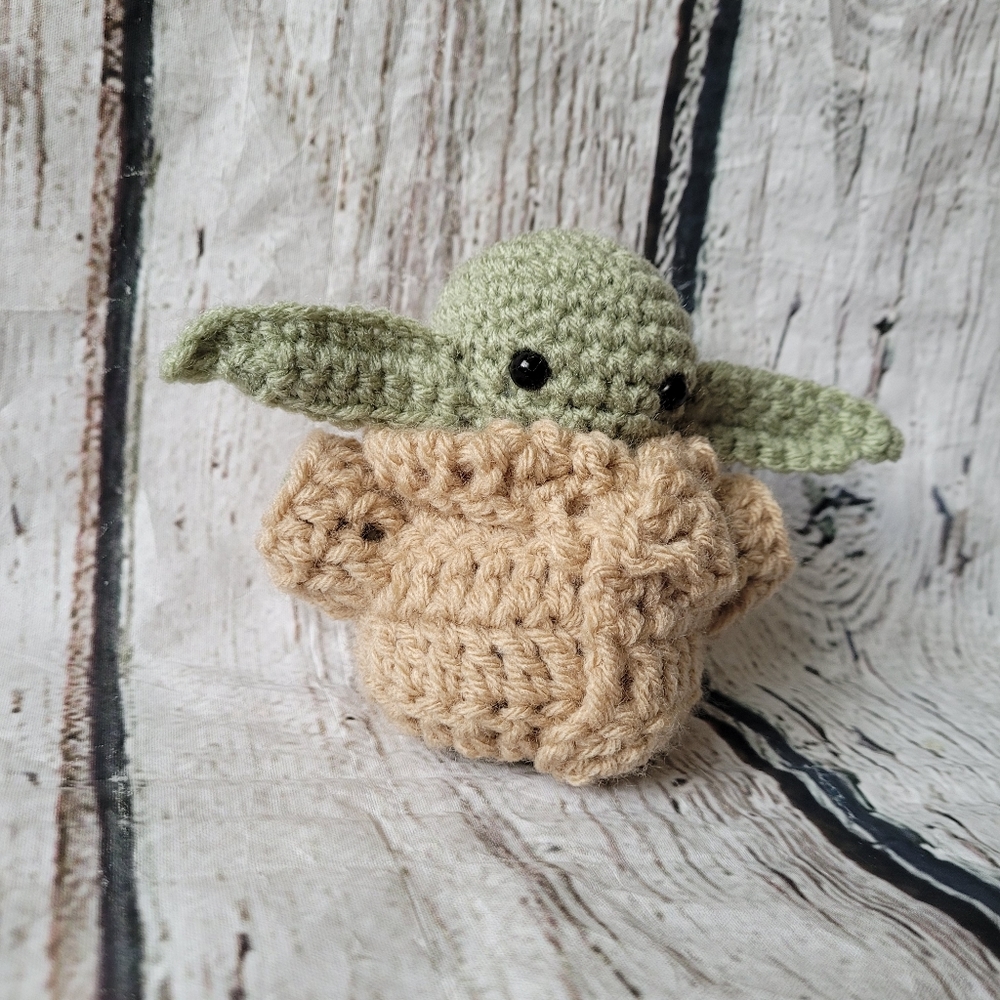 Mini Baby Yoda Inspired Amigurumi - Picture 3 of 10